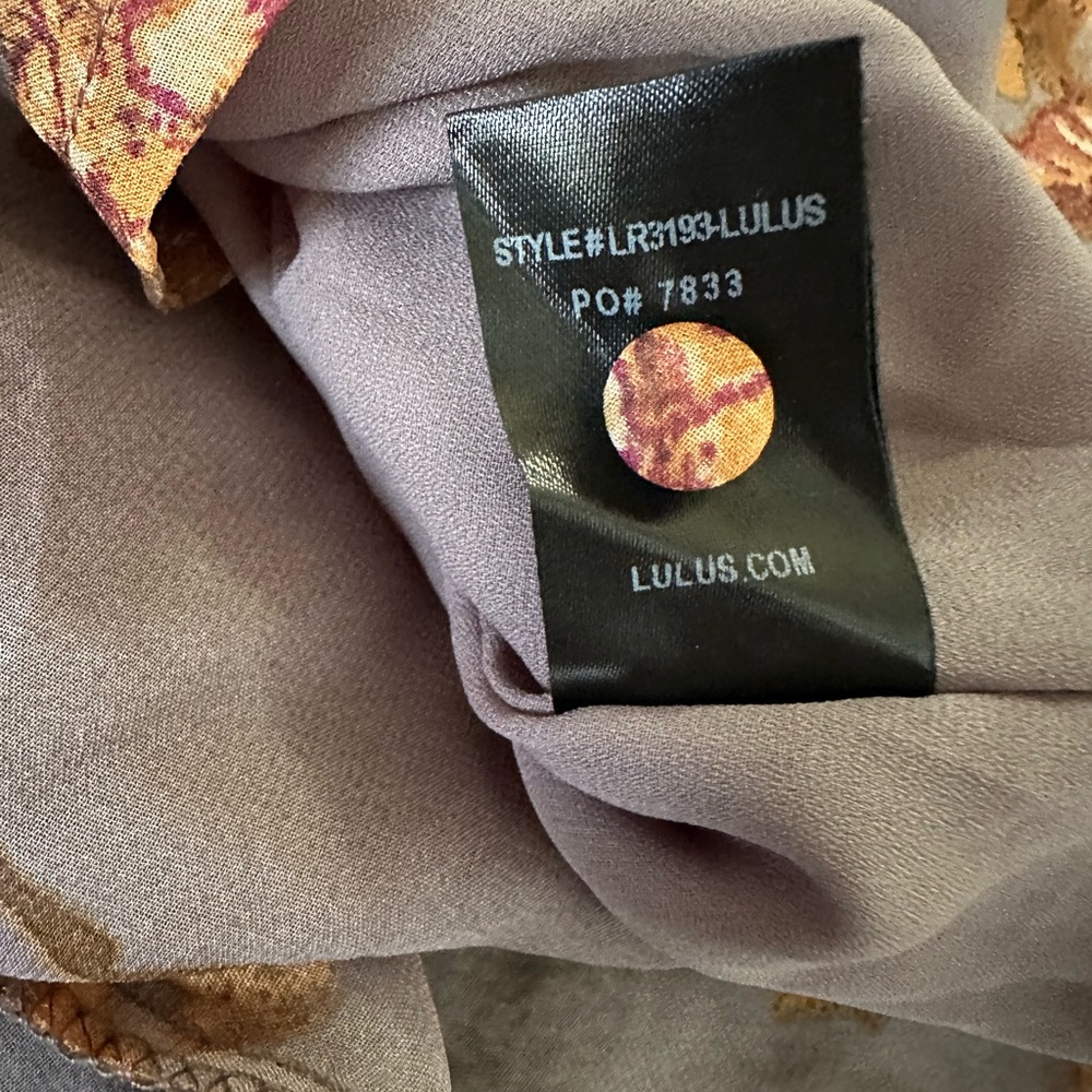 Lulu’s Fine and Dandelion Grey Floral Print Romper - Picture 14 of 15